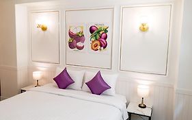 โรงแรมโรสแอปเปิ้ล